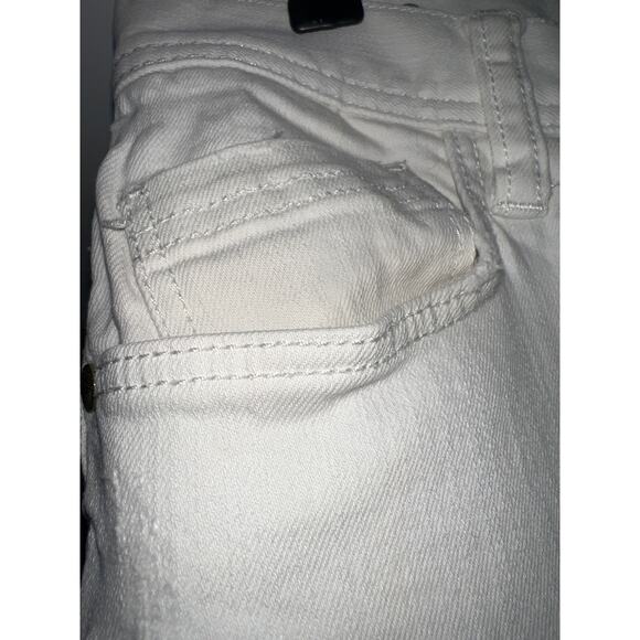 CAbi White Distressed Straight Leg Jeans Size 8  99% Cotton, Excellent Condition - Picture 11 of 11